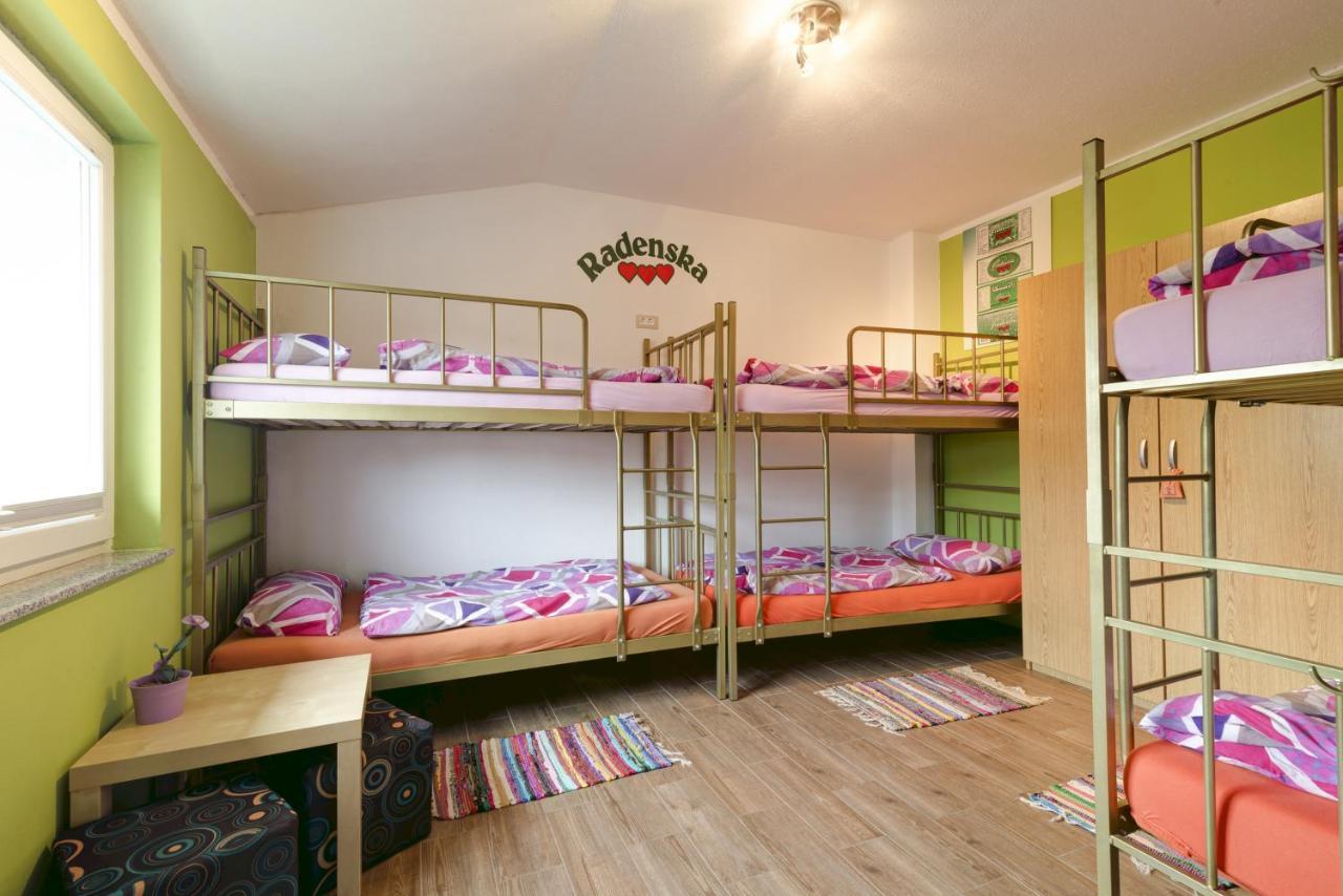 Hostel Ociski Raj Kozina Rum bild