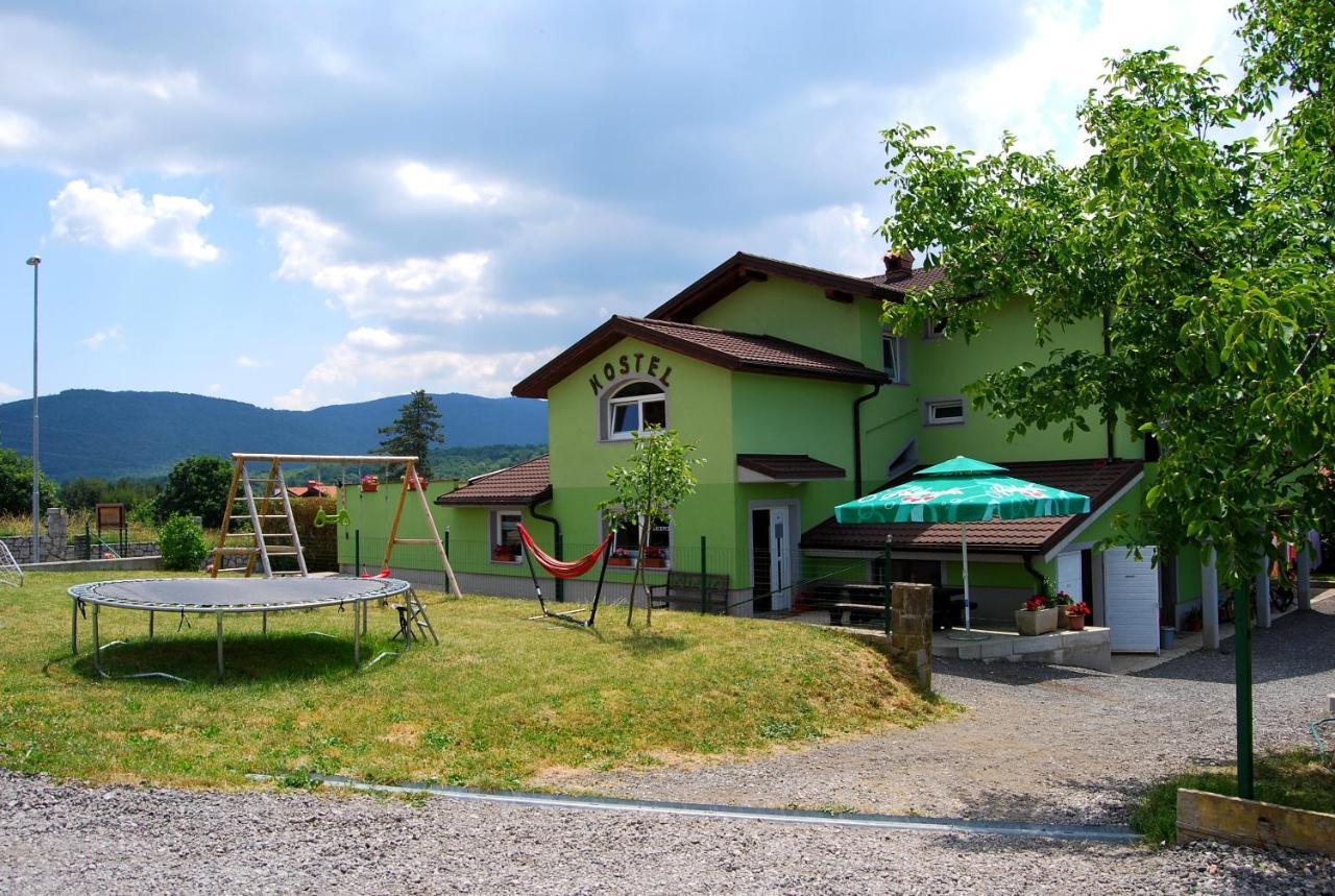 Hostel Ociski Raj Kozina Exteriör bild