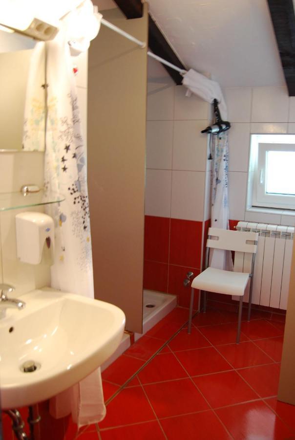 Hostel Ociski Raj Kozina Rum bild