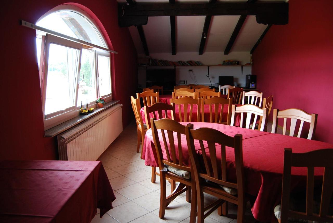 Hostel Ociski Raj Kozina Exteriör bild